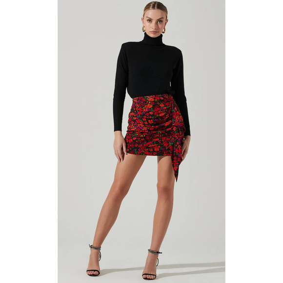 Astr Dresses & Skirts - ASTR WAVERLY FLORAL RUCHED MINI SKIRT